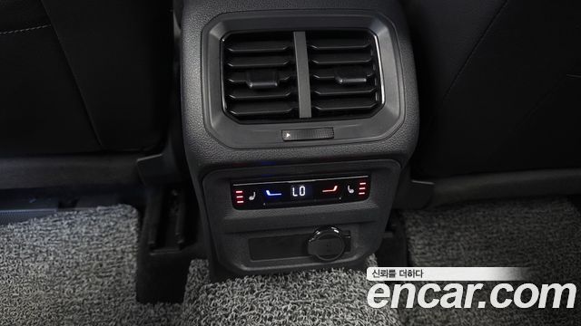 Volkswagen Tiguan 2023 — photo 24