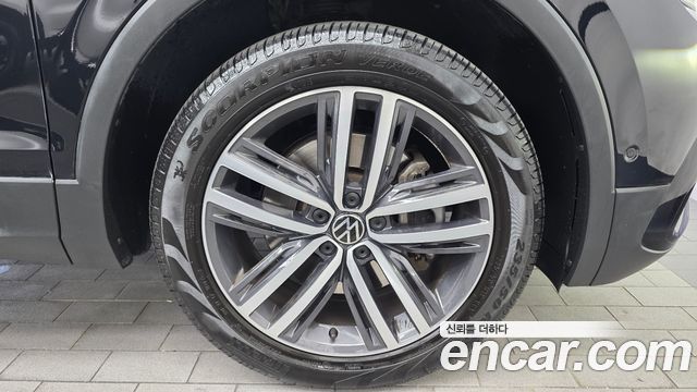 Volkswagen Tiguan 2023 — photo 7