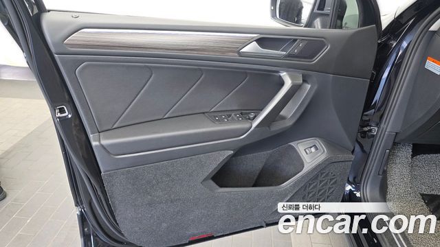 Volkswagen Tiguan 2023 — photo 14