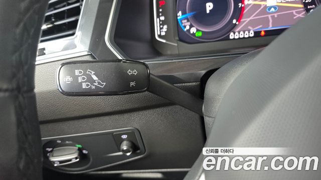 Volkswagen Tiguan 2023 — photo 28