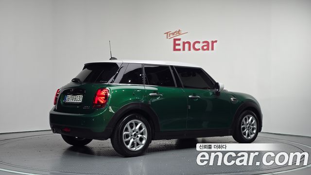 Mini Cooper 2021 — photo 2
