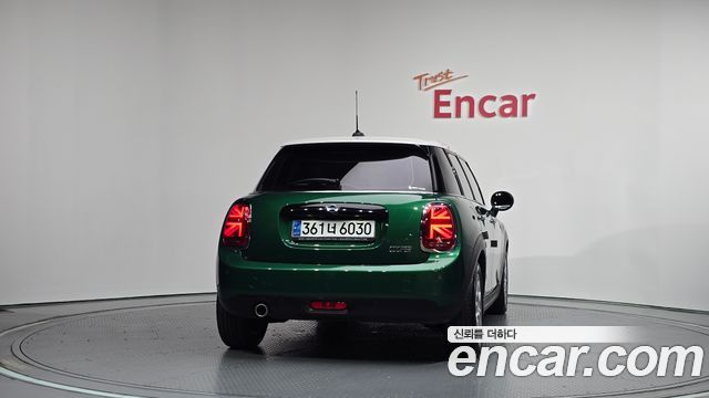 Mini Cooper 2021 — photo 4