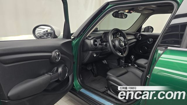 Mini Cooper 2021 — photo 13
