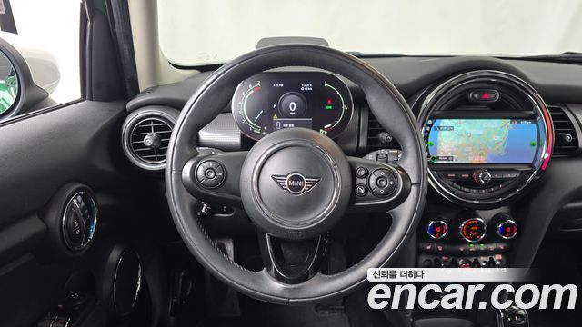 Mini Cooper 2021 — photo 18