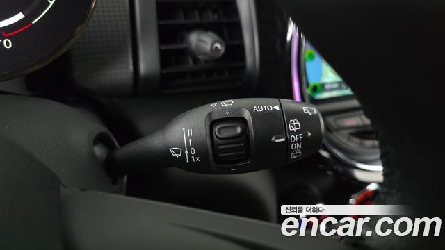 Mini Cooper 2021 — photo 26
