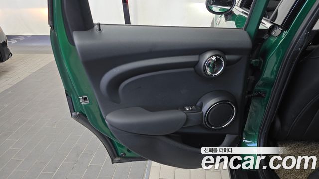 Mini Cooper 2021 — photo 15
