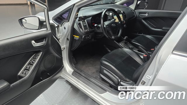 Kia K3 2013 — photo 10