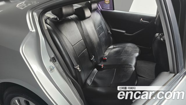 Kia K3 2013 — photo 12