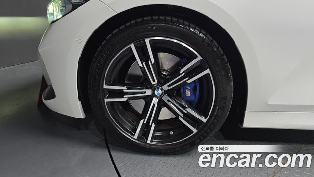 BMW 3-Series 2023 — photo 5