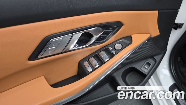 BMW 3-Series 2023 — photo 21