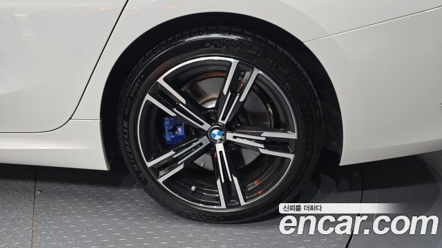 BMW 3-Series 2023 — photo 7