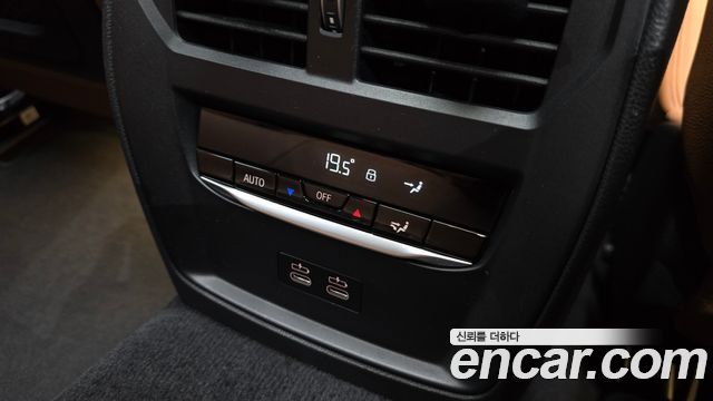 BMW 3-Series 2023 — photo 27