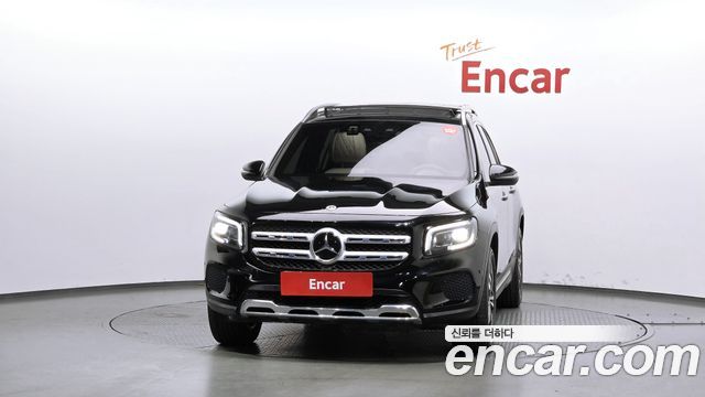 Mercedes-Benz GLB-Class 2023 — photo 3