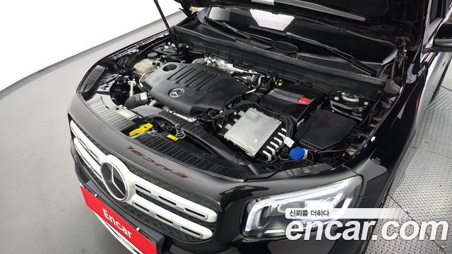 Mercedes-Benz GLB-Class 2023 — photo 6