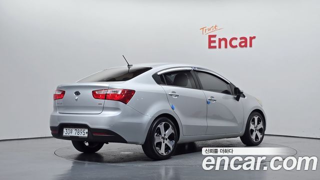 Kia pride 2012 — photo 2