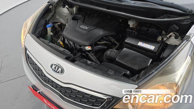 Kia pride 2012 — photo 6