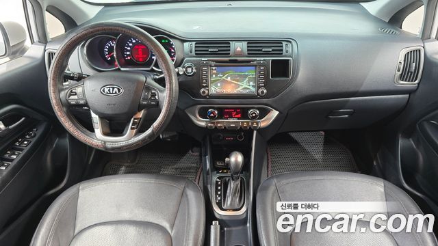 Kia pride 2012 — photo 7