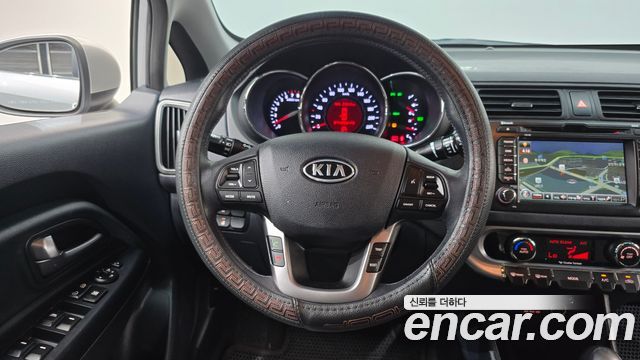 Kia pride 2012 — photo 15
