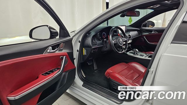 Kia Stinger 2018 — photo 10