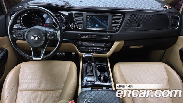 Kia Canival 2018 — photo 7
