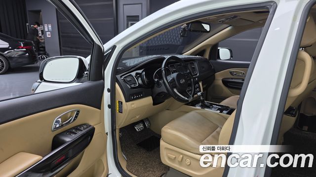 Kia Canival 2018 — photo 10