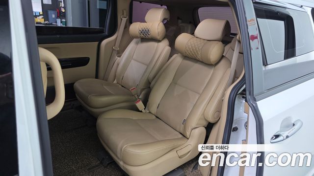 Kia Canival 2018 — photo 11