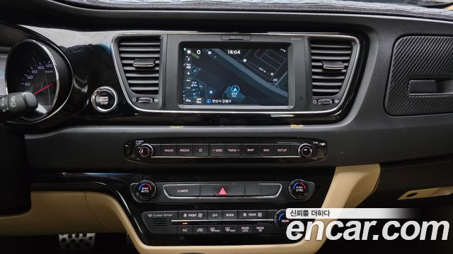 Kia Canival 2018 — photo 16