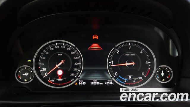 BMW 5-Series 2016 — photo 8