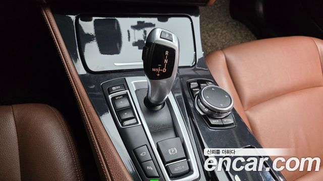 BMW 5-Series 2016 — photo 9