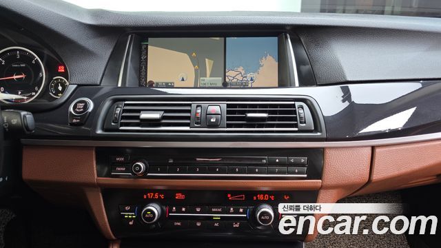 BMW 5-Series 2016 — photo 14