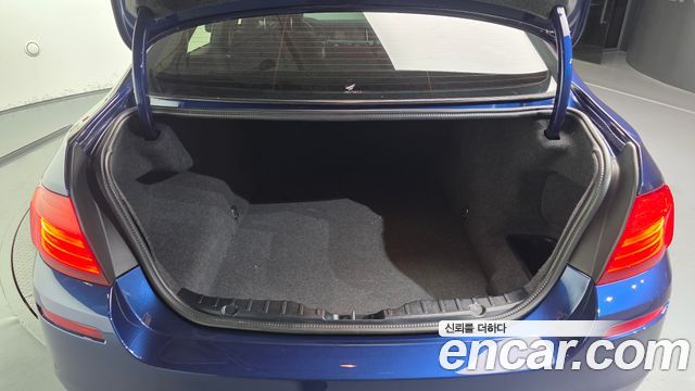 BMW 5-Series 2016 — photo 20