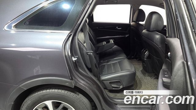 Kia Sorento 2018 — photo 12