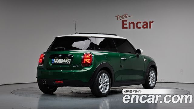 Mini Cooper 2021 — photo 2