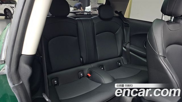 Mini Cooper 2021 — photo 18