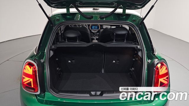 Mini Cooper 2021 — photo 26