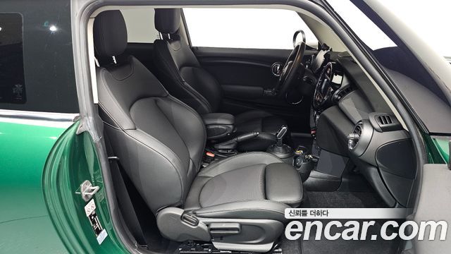 Mini Cooper 2021 — photo 16