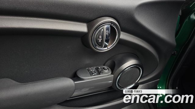 Mini Cooper 2021 — photo 30