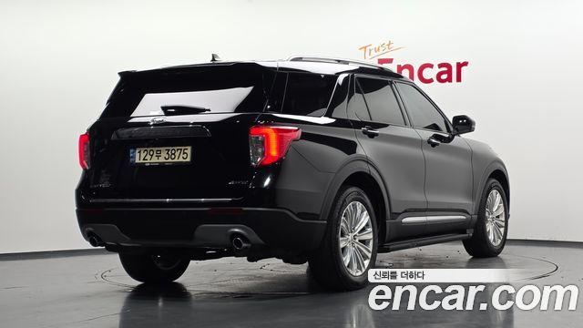 Ford Explorer 2021 — photo 2