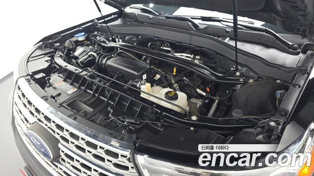 Ford Explorer 2021 — photo 6