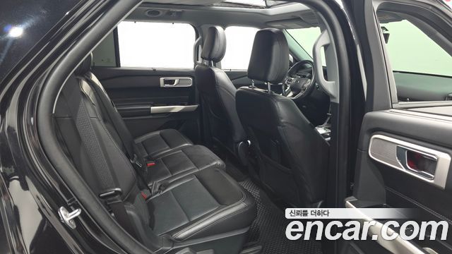 Ford Explorer 2021 — photo 18