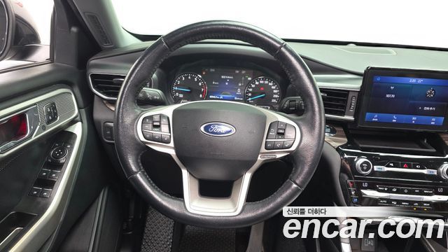Ford Explorer 2021 — photo 20