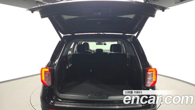 Ford Explorer 2021 — photo 26