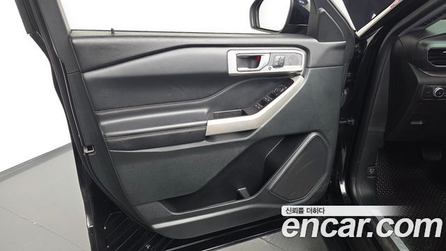 Ford Explorer 2021 — photo 14