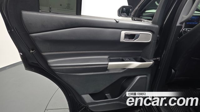 Ford Explorer 2021 — photo 15