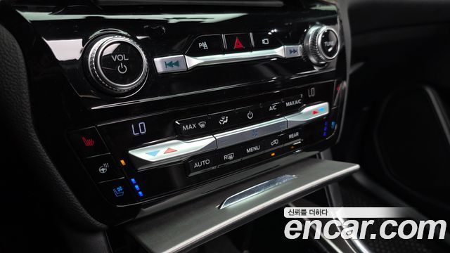 Ford Explorer 2021 — photo 29