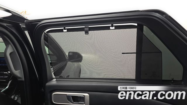 Ford Explorer 2021 — photo 32