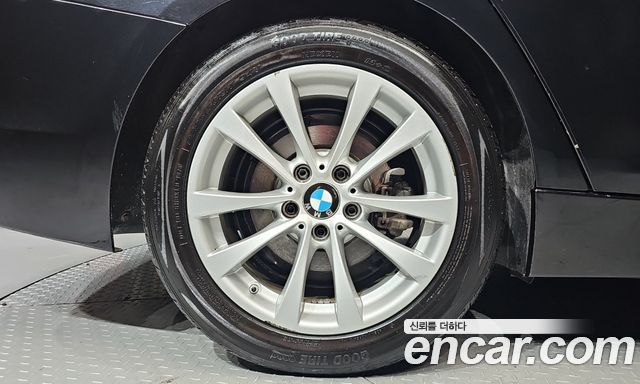 BMW 3-Series 2018 — photo 5