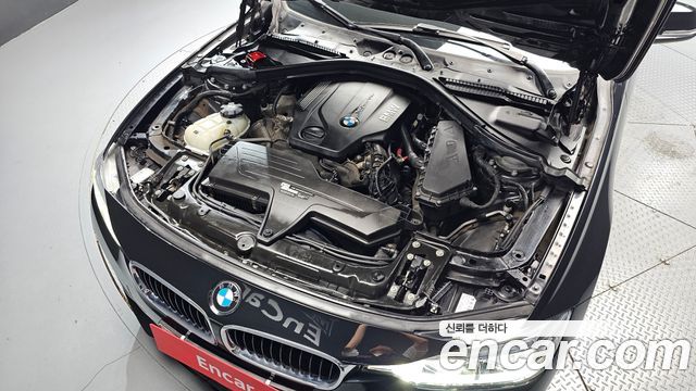 BMW 3-Series 2018 — photo 6