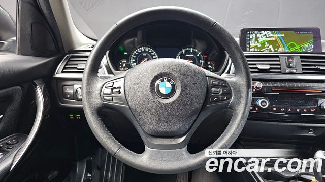 BMW 3-Series 2018 — photo 19