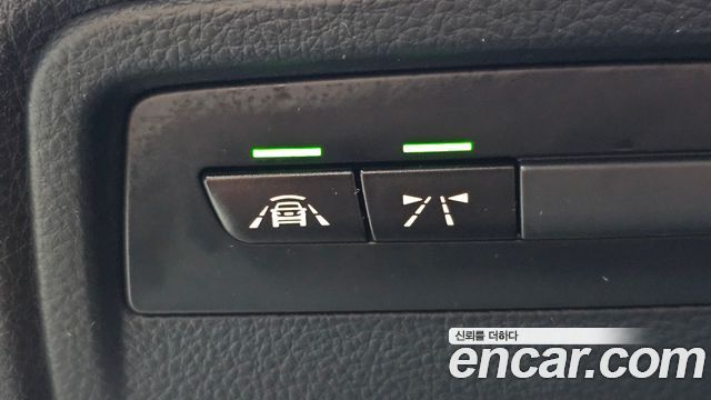 BMW 3-Series 2018 — photo 24